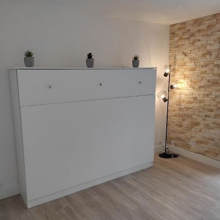 Charmant Studio Lumineux Avec Piscine Fréjus Εξωτερικό φωτογραφία