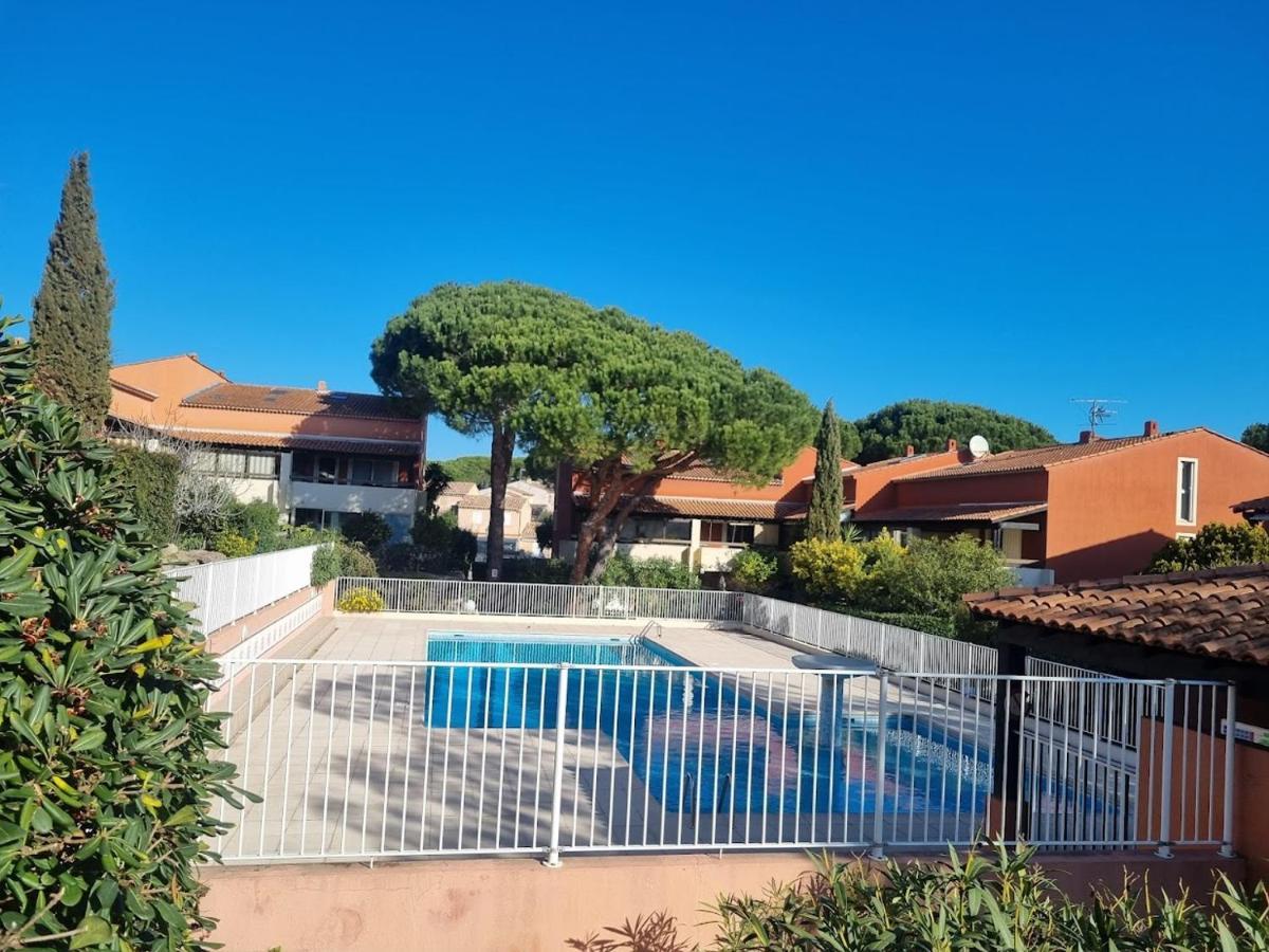 Charmant Studio Lumineux Avec Piscine Fréjus Εξωτερικό φωτογραφία